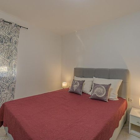 Ivica Super Comfortable, Newly Furnished Apartment In A Top Location Метайна Экстерьер фото