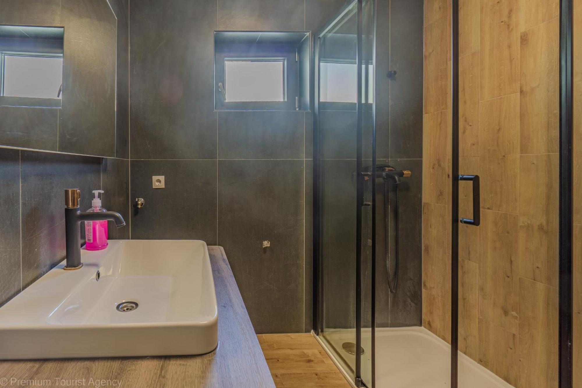 Ivica Super Comfortable, Newly Furnished Apartment In A Top Location Метайна Экстерьер фото