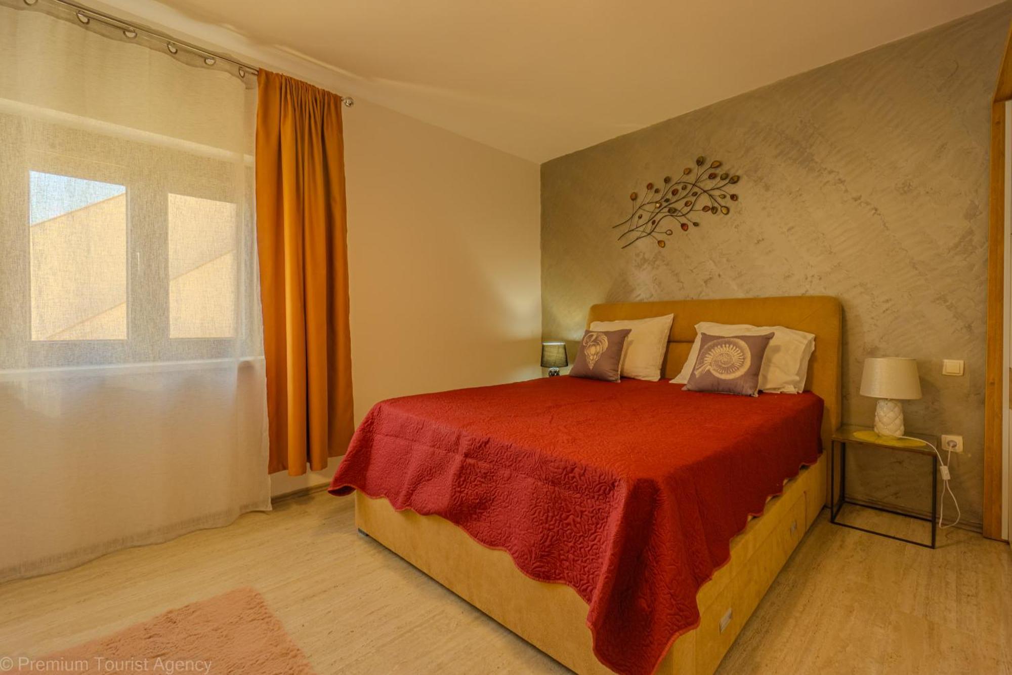 Ivica Super Comfortable, Newly Furnished Apartment In A Top Location Метайна Экстерьер фото