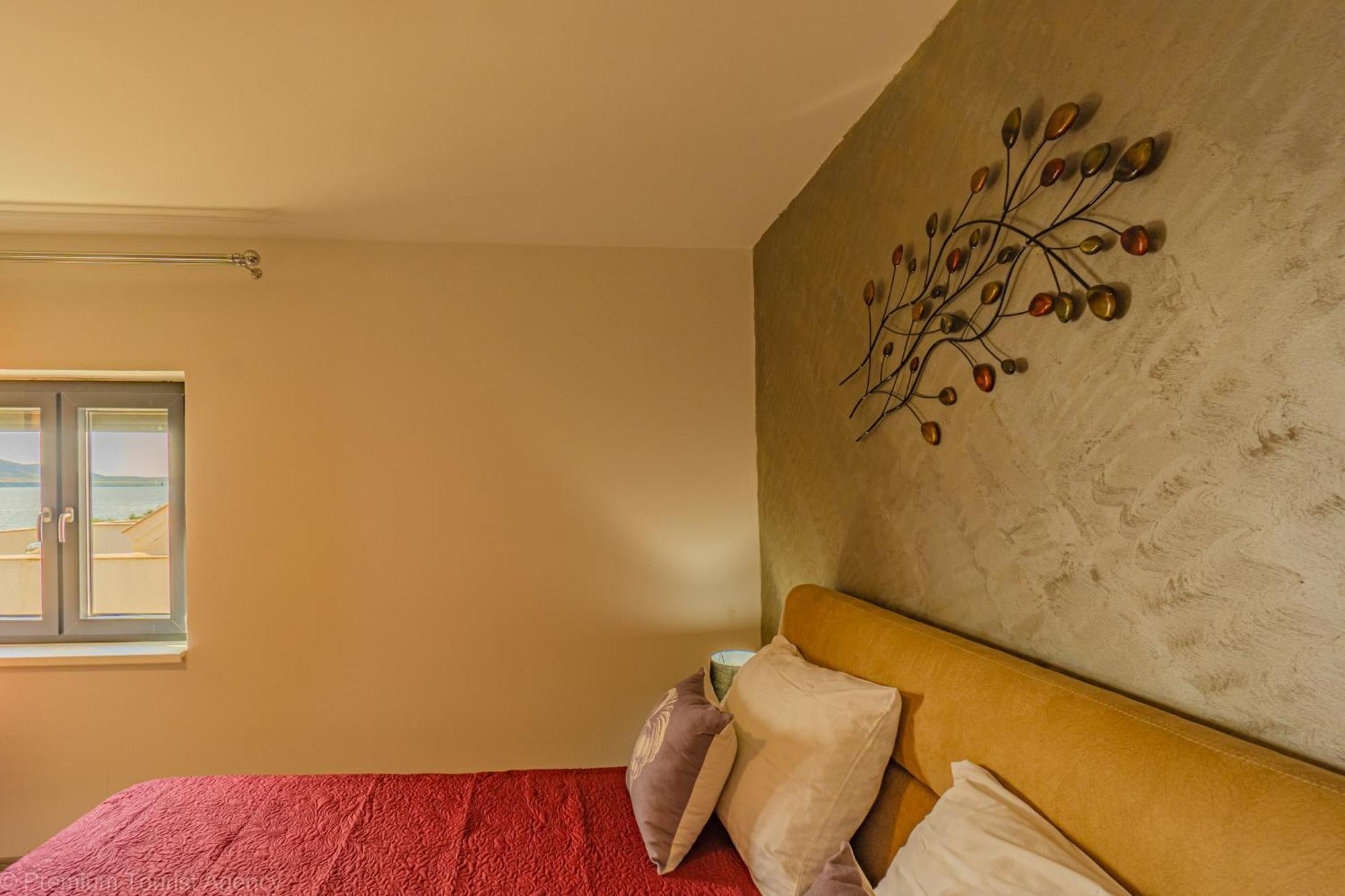 Ivica Super Comfortable, Newly Furnished Apartment In A Top Location Метайна Экстерьер фото