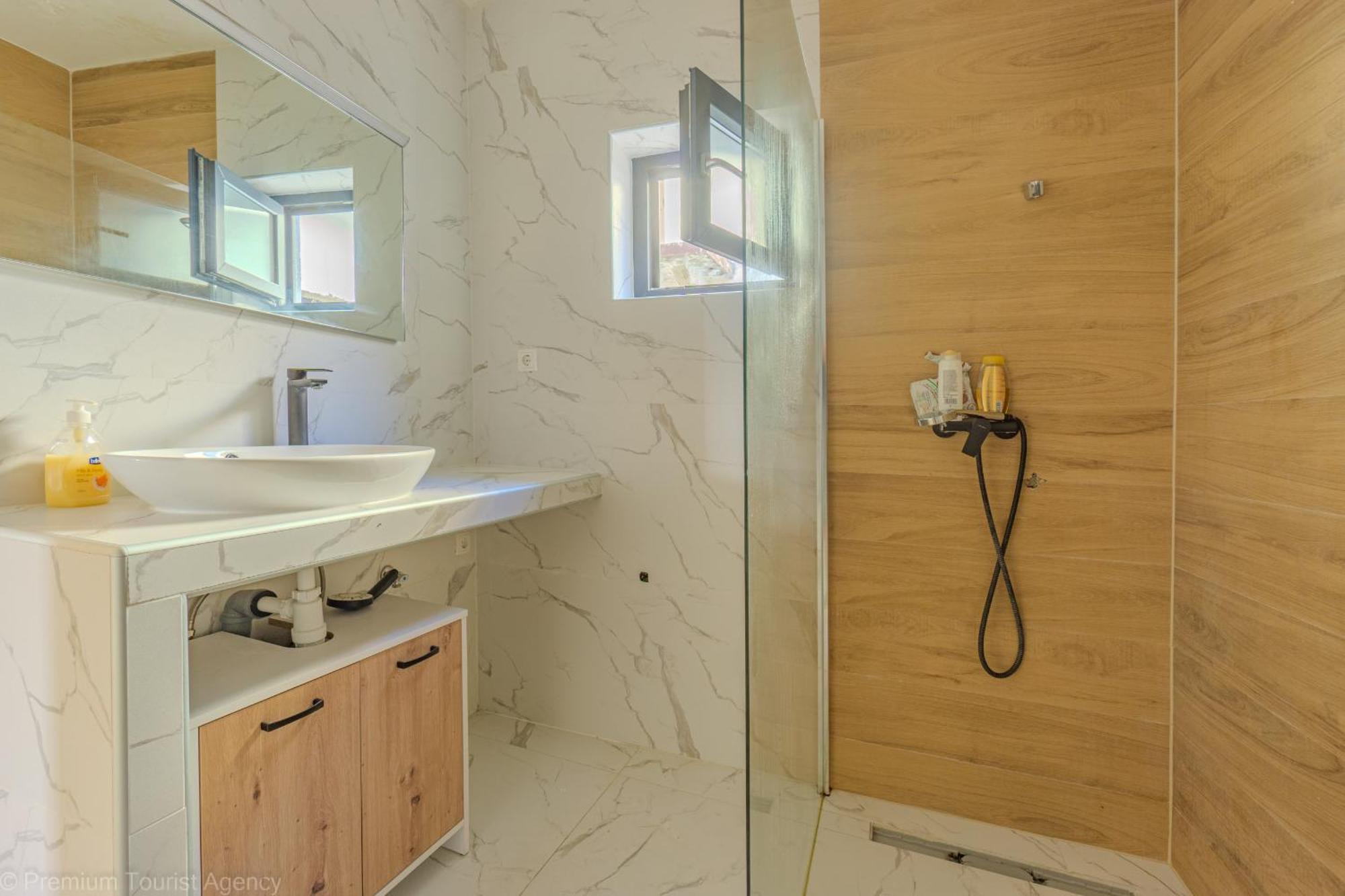 Ivica Super Comfortable, Newly Furnished Apartment In A Top Location Метайна Экстерьер фото